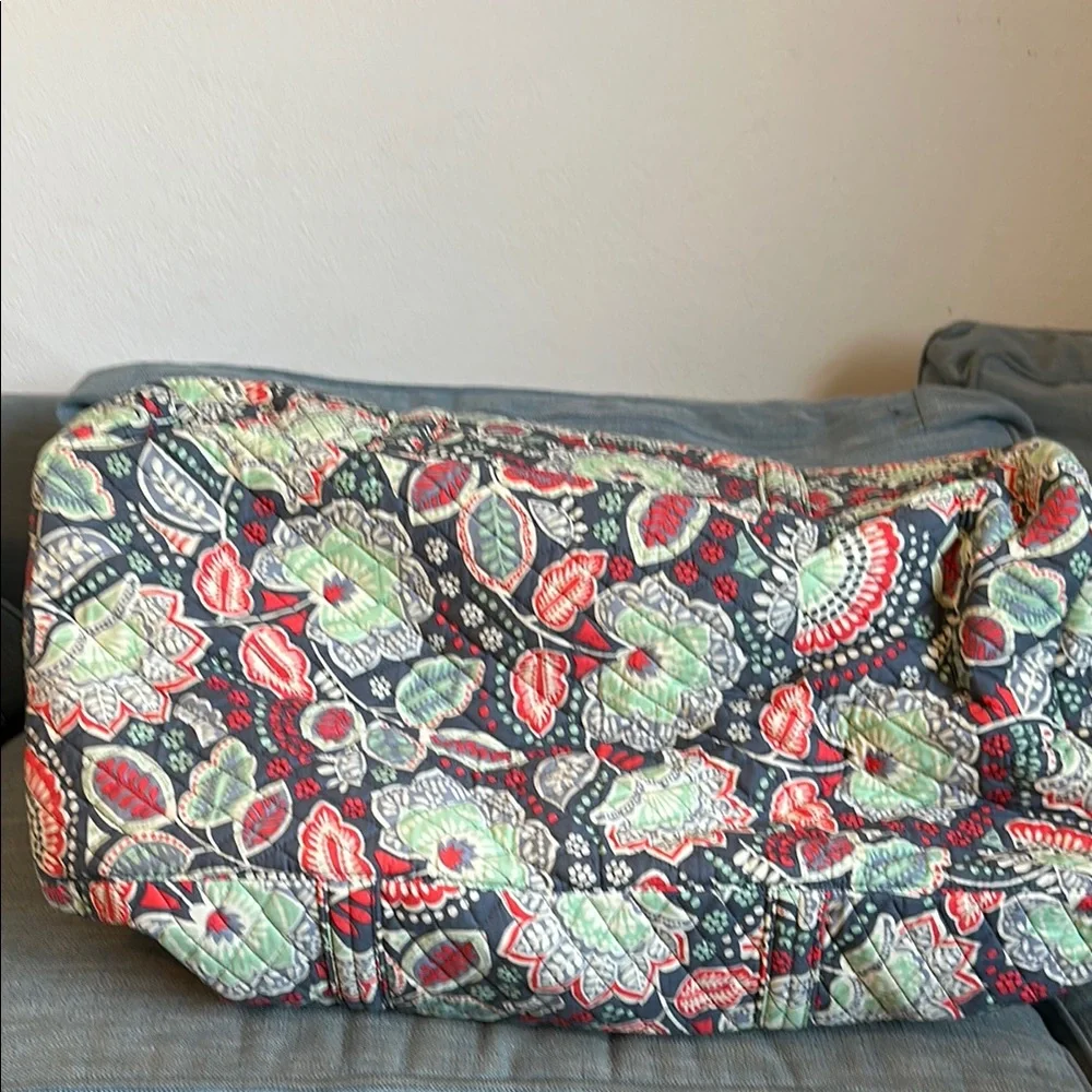 Vera Bradley Red and Green Quilted Travel Bag with Paisley Design - Picture 3 of 5